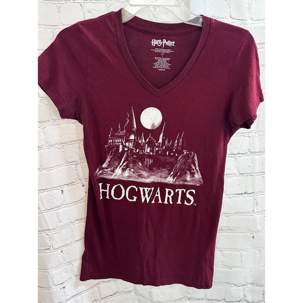 Harry‎ Potter Hogwarts Graphic Tee Burgundy V Neck T-Shirt Size L